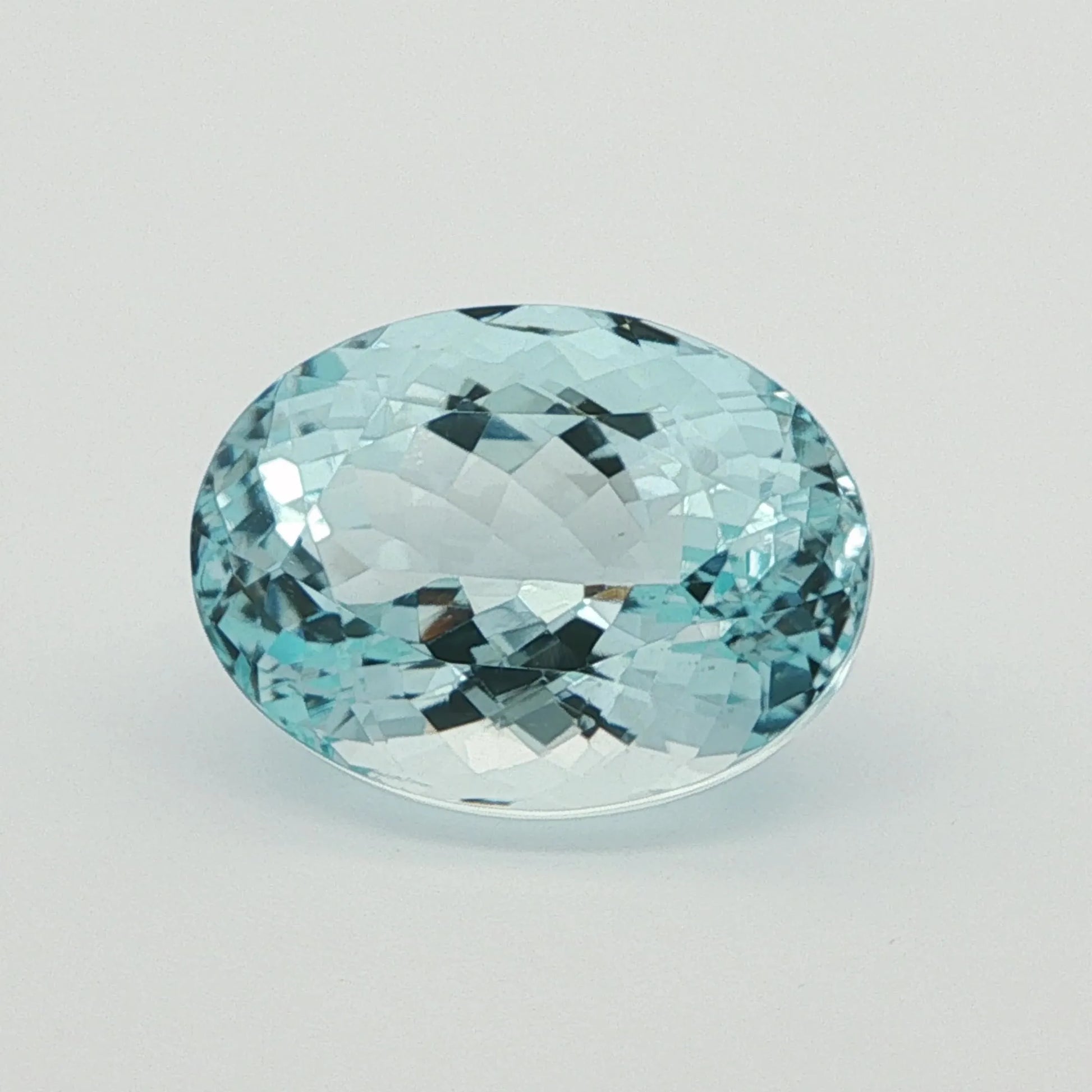 17.87ct Oval Natural Aquamarine (Colour Blue, Clarity Eye Clean, Cut Faceted)