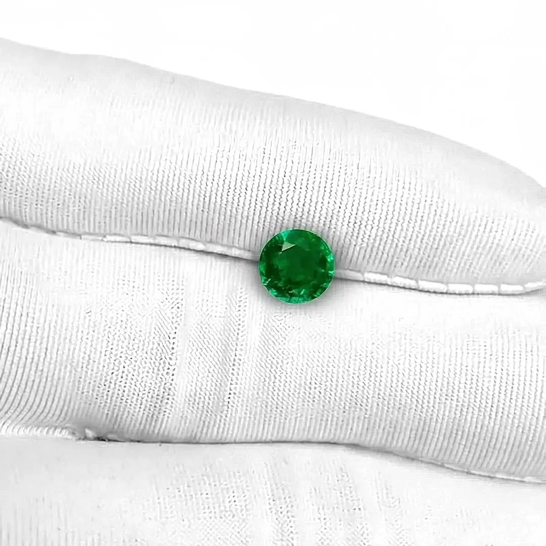 2.12ct Round Natural Emerald (Colour Green, Clarity Slightly Included, Cut Faceted)