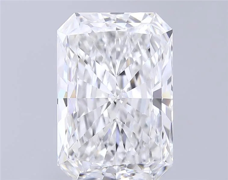 8.00ct Radiant Lab Grown Diamond (Colour F, Clarity VVS2, IGI Certified)