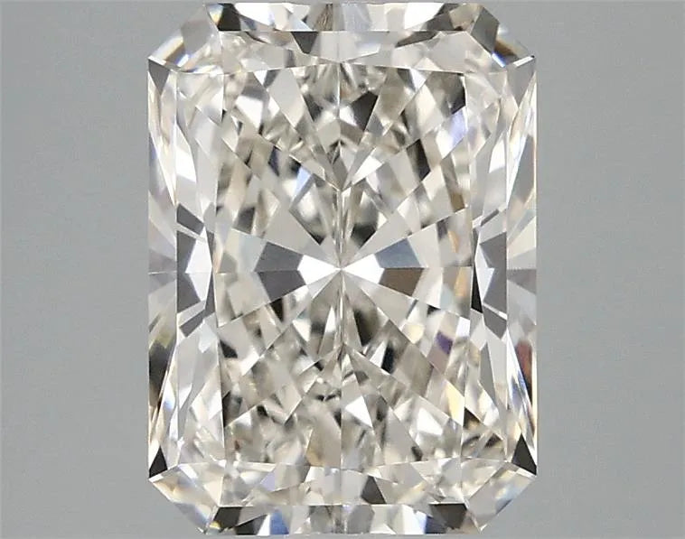 3.03ct Radiant Lab Grown Diamond (Colour H, Clarity VVS2, IGI Certified)
