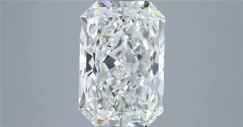 3.27ct Radiant Lab Grown Diamond (Colour F, Clarity SI1, IGI Certified)