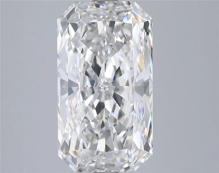 4.06ct Radiant Lab Grown Diamond (Colour F, Clarity VVS1, IGI Certified)