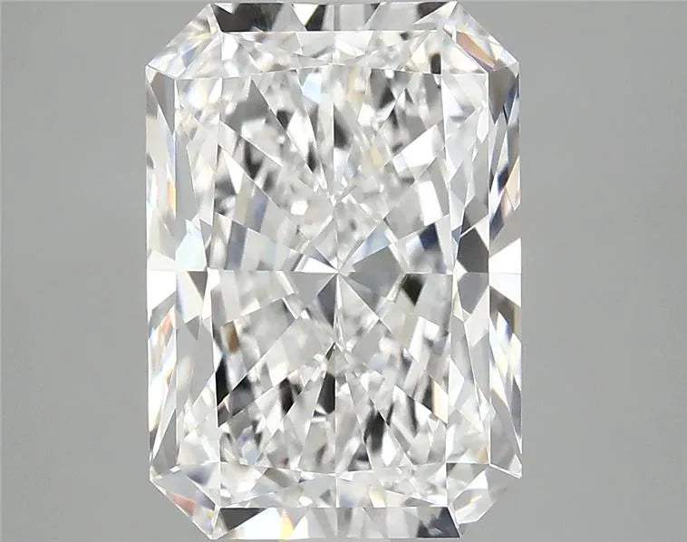 4.13ct Radiant Lab Grown Diamond (Colour D, Clarity VVS2, IGI Certified)